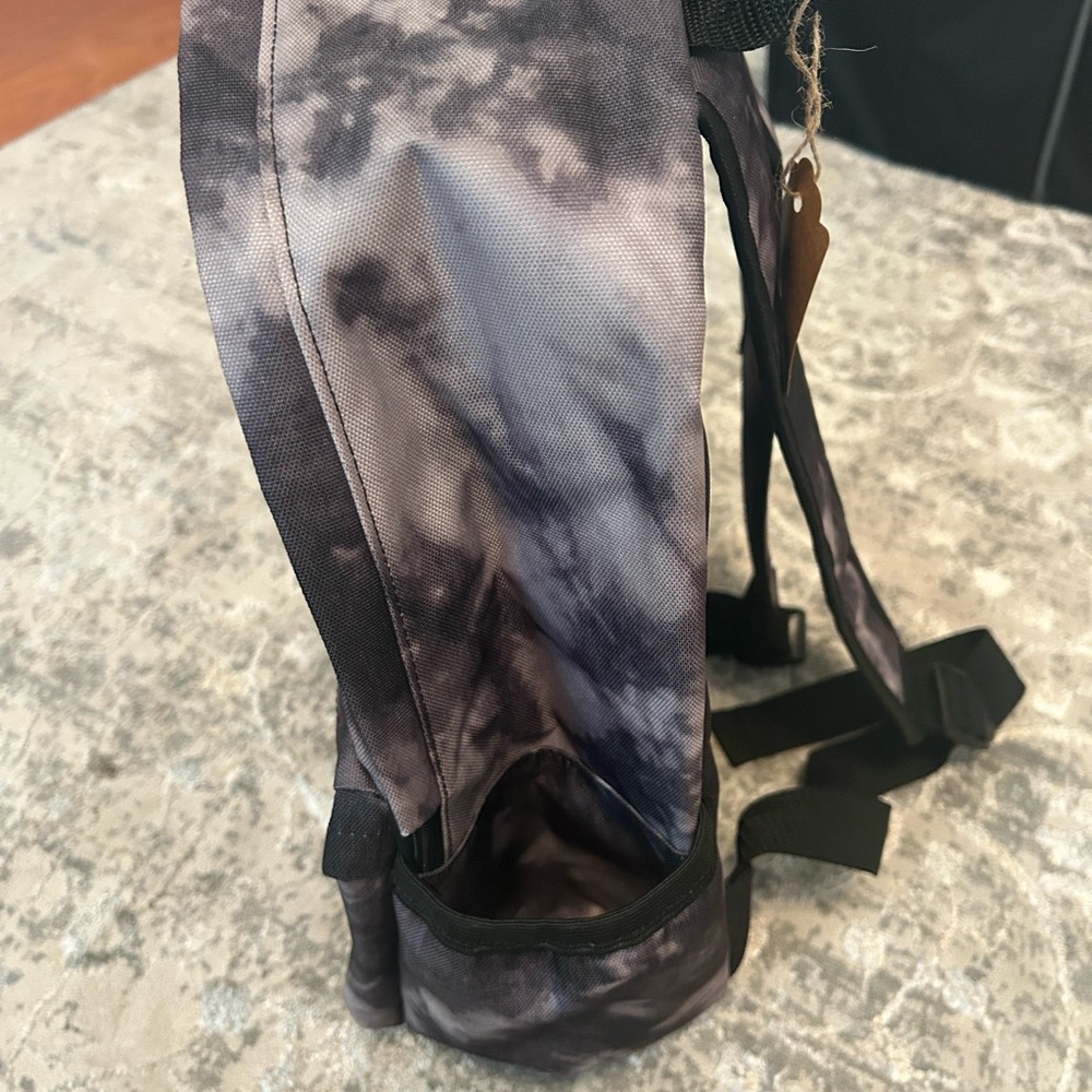 Thirty-One Gray Backpack with Unique Design - Picture 2 of 4